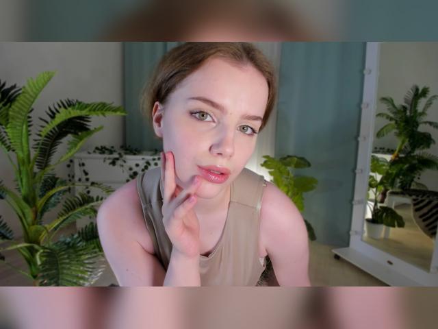 Adult chat with GabiAddams: Nails