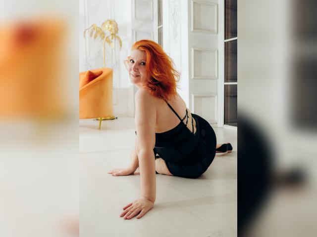 Welcome to cammodel profile for AlmazFireFoxOne: Leather