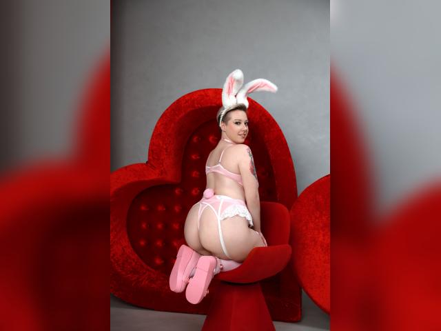 Adult chat with JadeSvensson: Lingerie & stockings