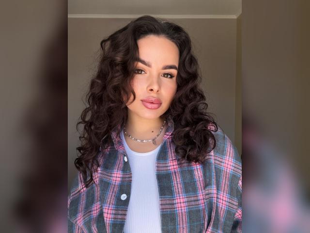 Adult chat with 000Aaannneeettt: Ask about my Hobbies