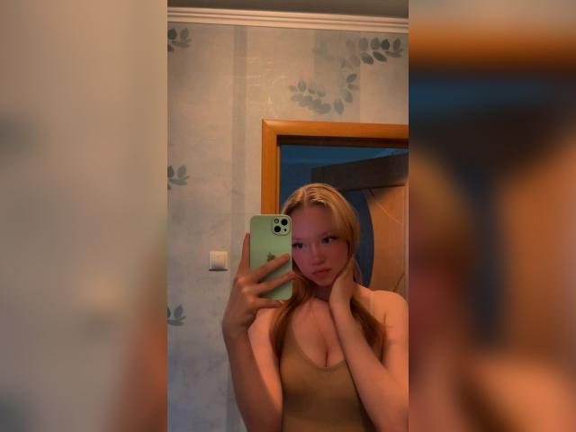 Adult chat with BabyXDoll: Outfits