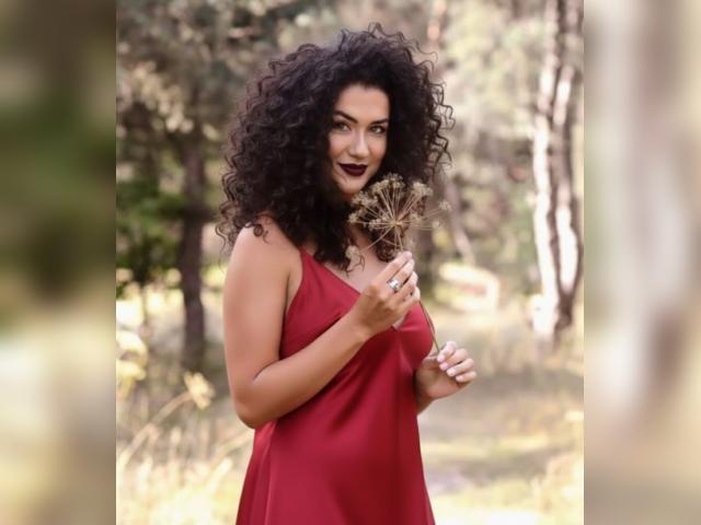 Why not cam2cam with NoirEmpress333: Piercings & tattoos