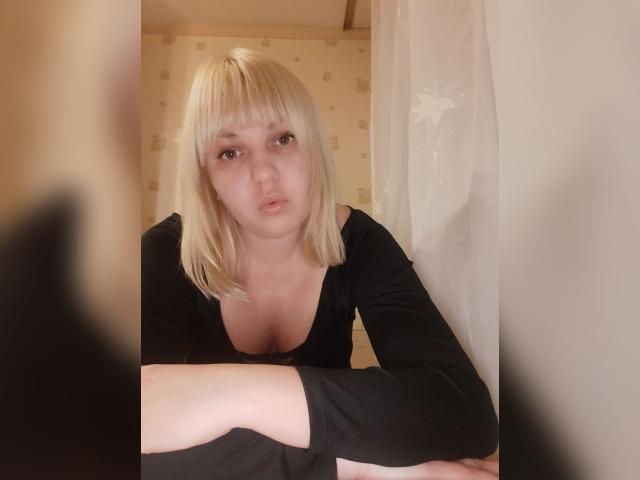 Find your cam match with Leylisse: Outfits