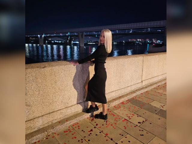 Welcome to cammodel profile for MiyaKisss: Leather