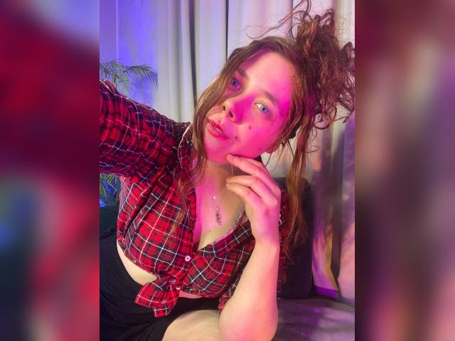 Adult chat with SophiePure: Kissing