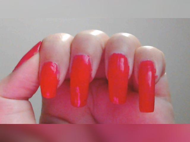 Welcome to cammodel profile for LuckyLilu: Nails