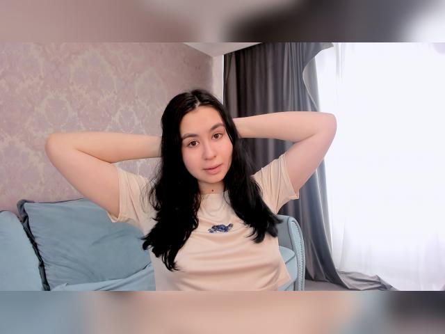 Welcome to cammodel profile for MinnieMile: Nails