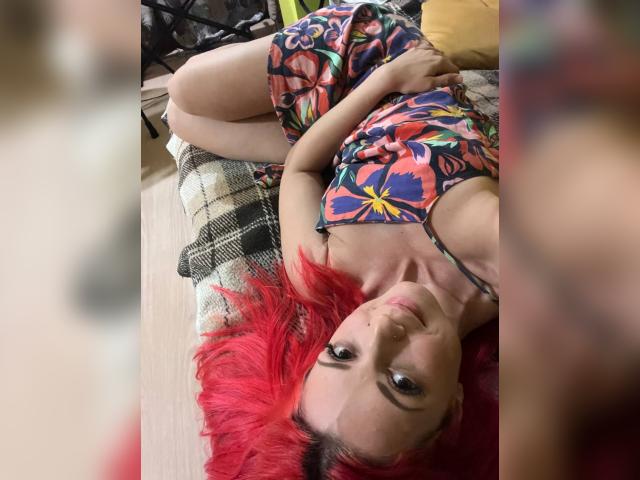 Adult chat with AuroraDee: Outfits