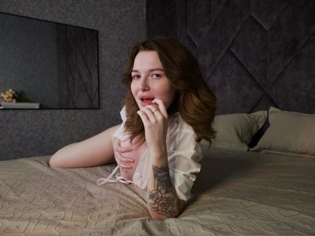 Why not cam2cam with KarinaT58: Outfits