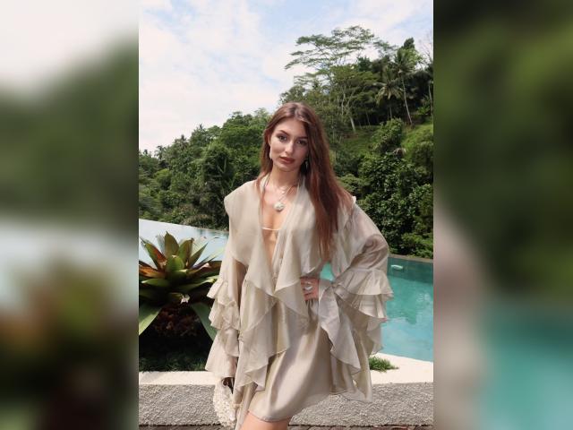 Welcome to cammodel profile for CrystalPetal