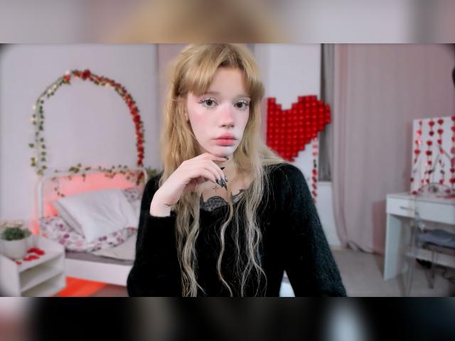 Welcome to cammodel profile for SweetMell: Latex & rubber