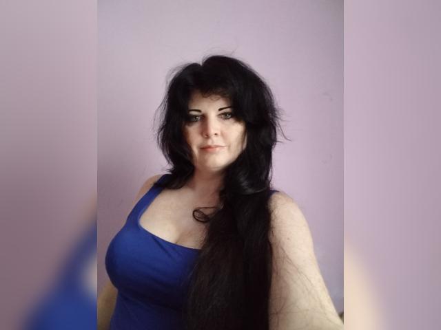 Why not cam2cam with GoldenLady41