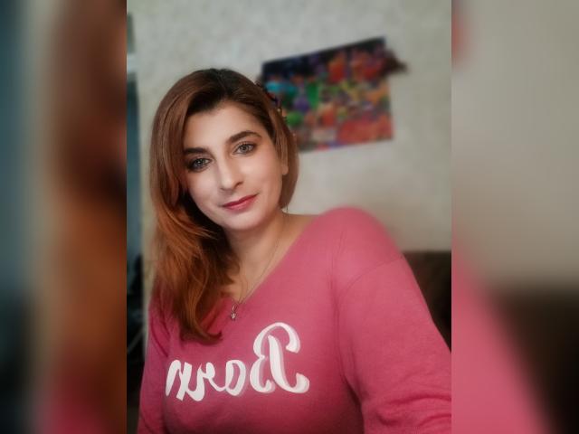 Adult webcam chat with Mia44: Movies/Cinema