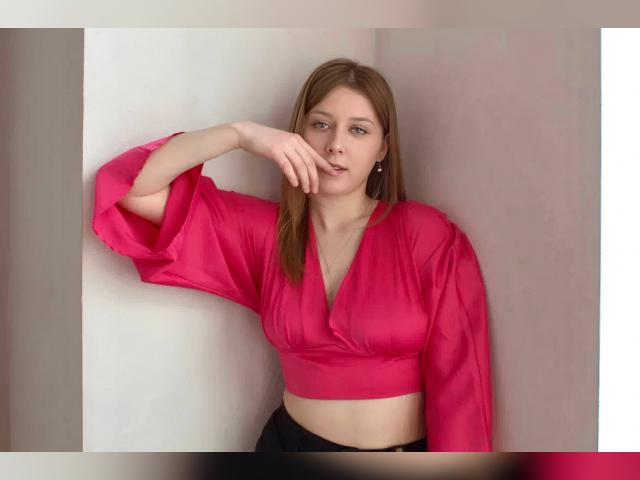 Adult chat with AstiAngel: Legs, feet & shoes