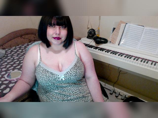 Welcome to cammodel profile for HeartSease: Nipple play