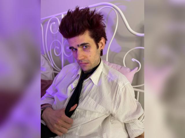 Adult chat with TrevorThomson: Smoking