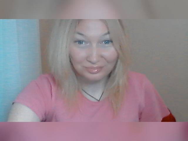 Welcome to cammodel profile for PixelatedDream1: Ask about my other interests