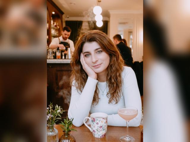 Adult chat with Mia44: Music