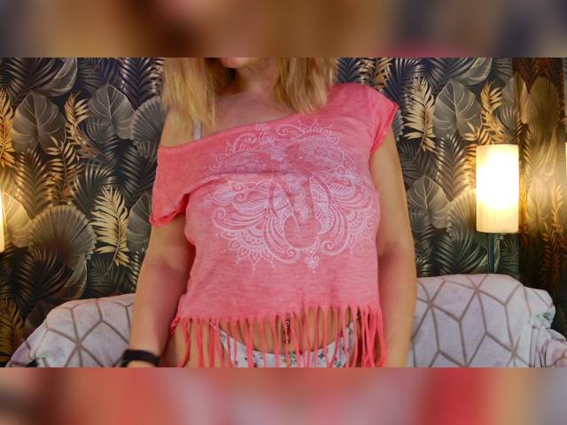 Adult chat with NymphoARRIx: Nipple play