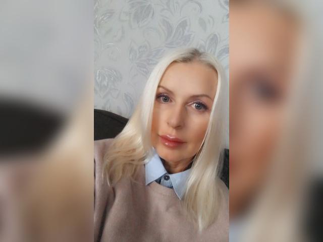 Why not cam2cam with RosalineRena: Lingerie & stockings