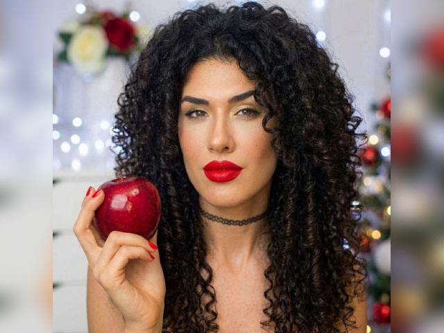 Why not cam2cam with NoirEmpress333: Piercings & tattoos