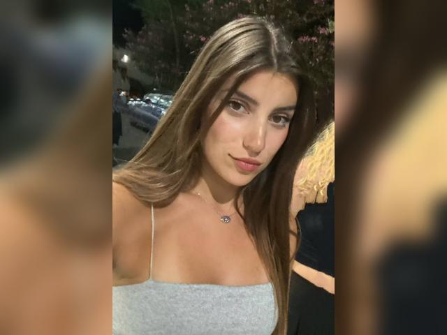 Welcome to cammodel profile for MelissaMay: Travel