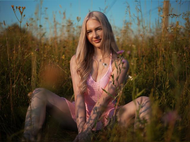 Watch cammodel StellaFletcher: Lipstick