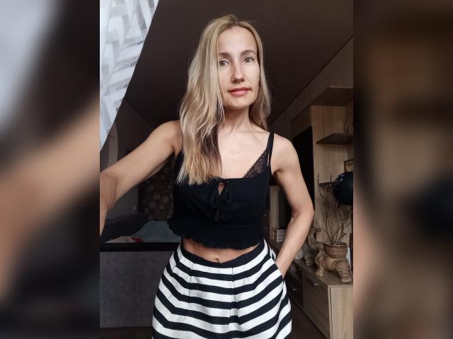 Welcome to cammodel profile for NataliNice: Nails