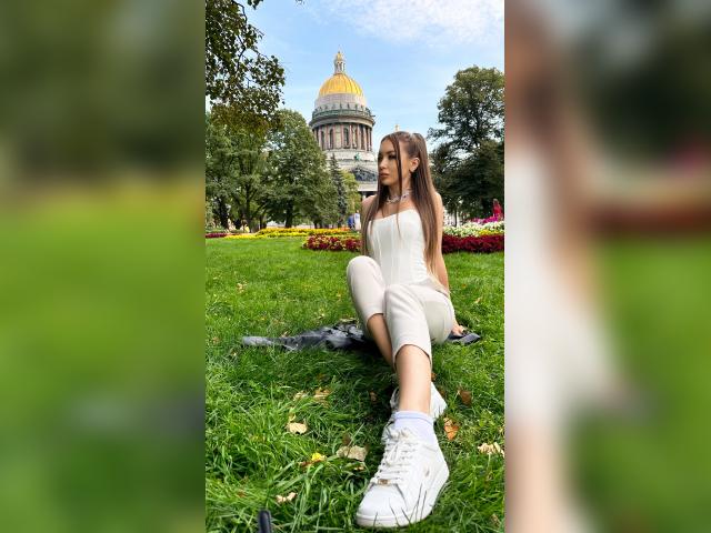 Adult chat with LeaLoons: Lingerie & stockings