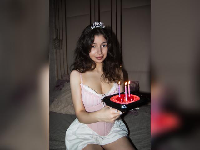 Why not cam2cam with EmmieWren: Piercings & tattoos