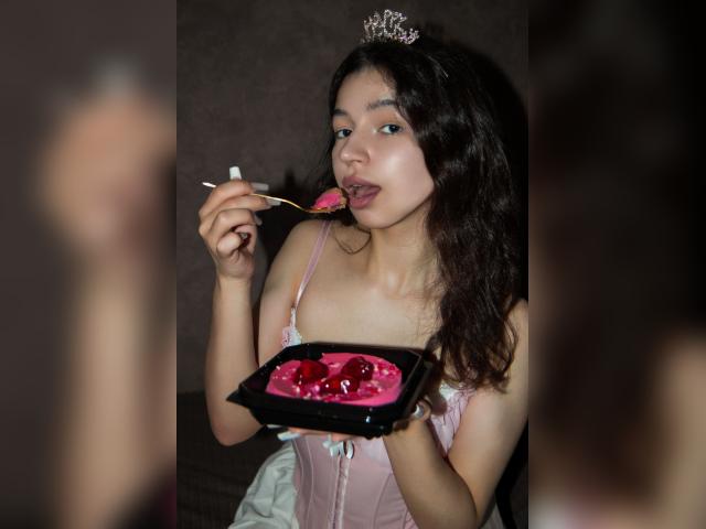 Welcome to cammodel profile for EmmieWren: Lingerie & stockings