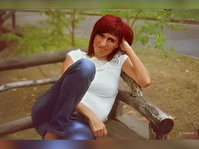 Welcome to cammodel profile for AlinaHills: Smoking