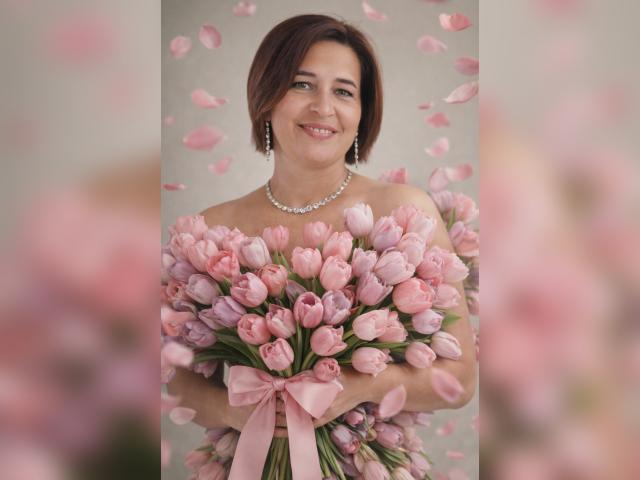 Welcome to cammodel profile for DreamLady: Lingerie & stockings