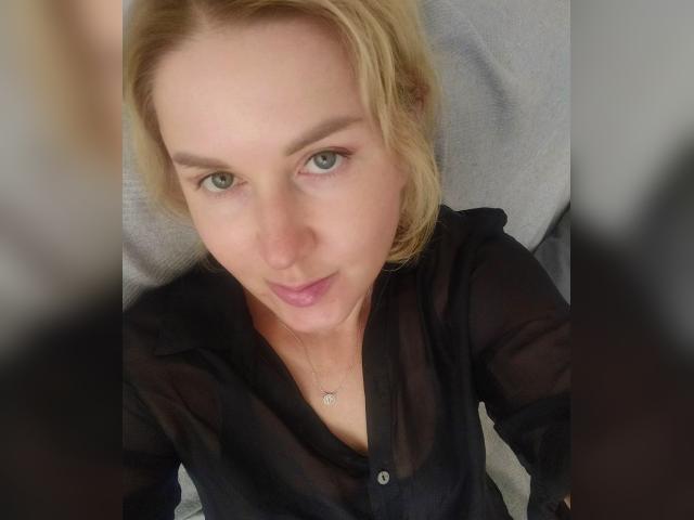 Explore your dreams with webcam model SunnySuzzy: Sports