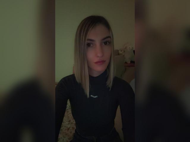 Adult chat with Roxanequinn: Exhibition