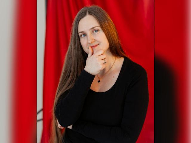 Explore your dreams with webcam model Seraphyne: Sports