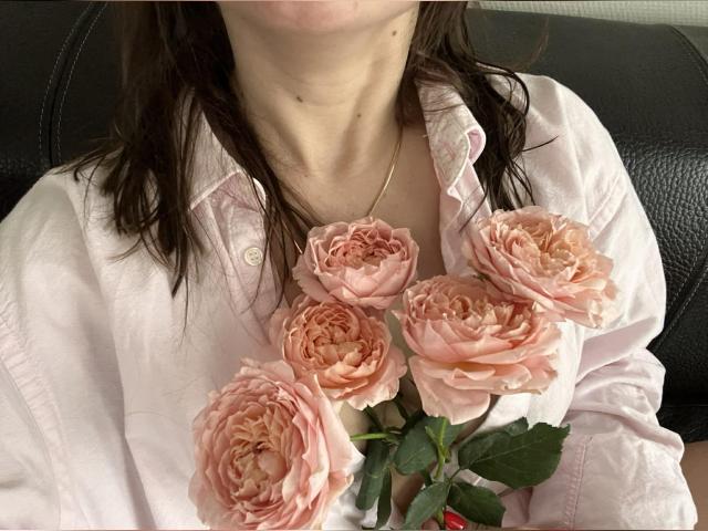 Why not cam2cam with YourGentleKiss: Role playing