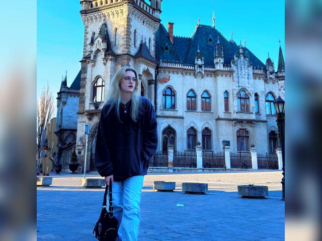 Welcome to cammodel profile for KityAction: Smoking