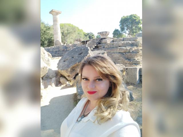 Why not cam2cam with AlinaSkye: Travel