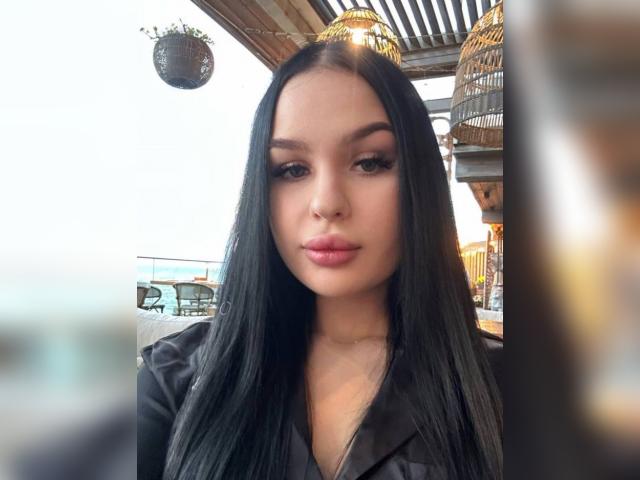 Adult chat with MayaRaya: Domination