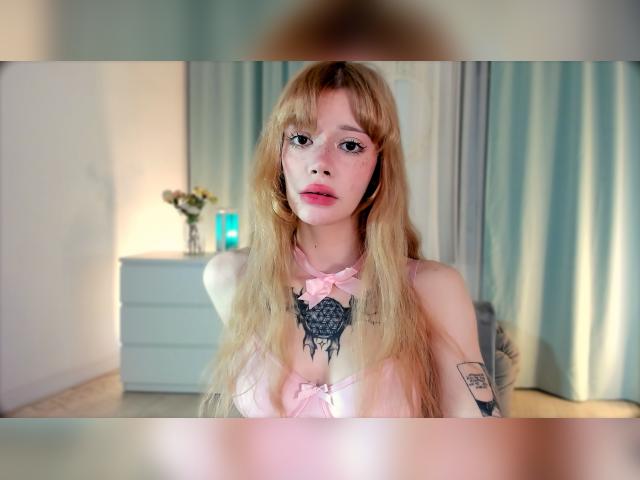 Welcome to cammodel profile for SweetMell: Latex & rubber