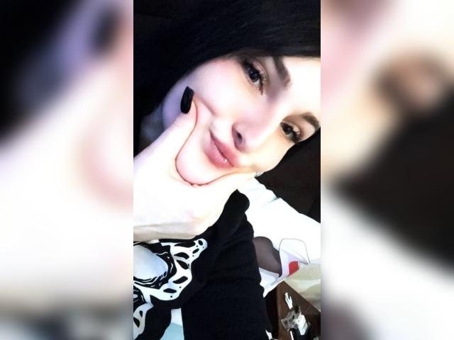 Adult chat with SunnySmilee