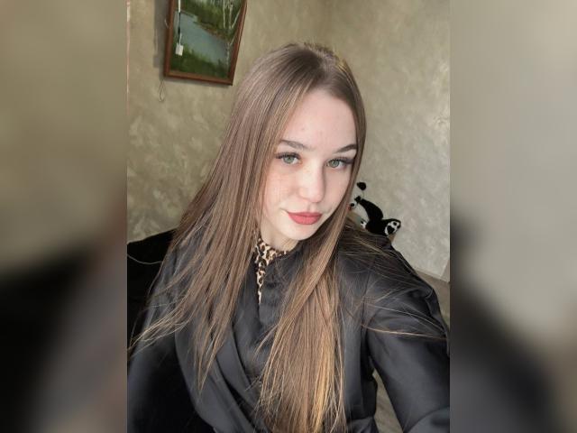 Welcome to cammodel profile for KellyKissX: Nails