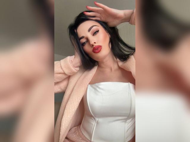 Why not cam2cam with Lunessaa