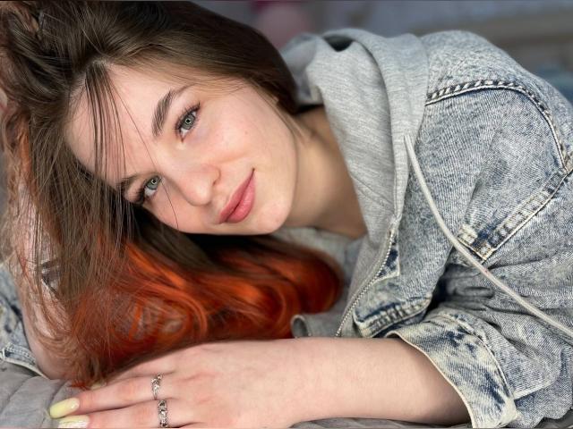 Adult chat with Eliss: Smoking