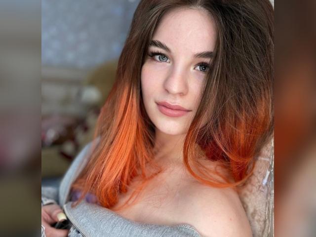 Welcome to cammodel profile for Eliss: Nails