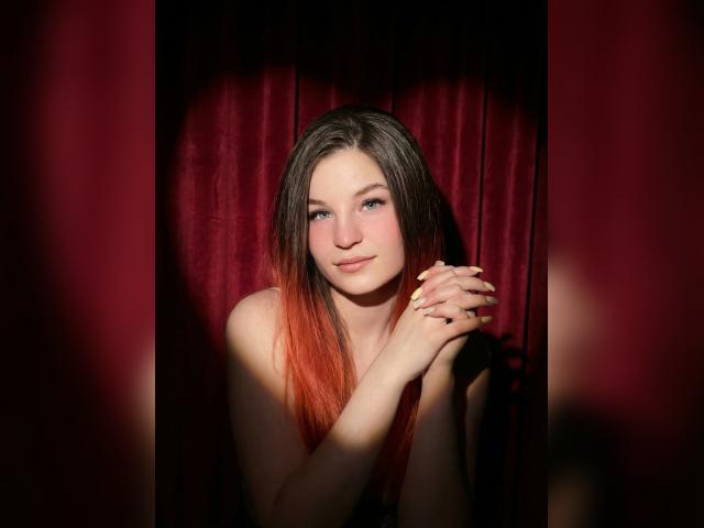 Adult chat with Eliss: Smoking