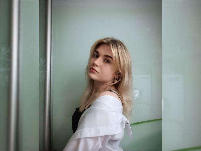 Why not cam2cam with GloriaRai: Cooking