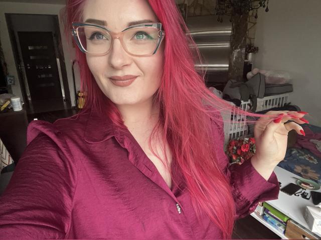 Welcome to cammodel profile for redkissruby: Lingerie & stockings