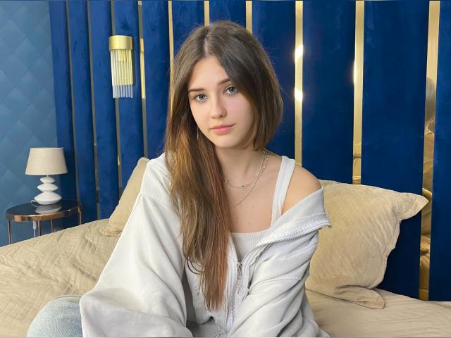 Adult webcam chat with LoraS55: Lipstick